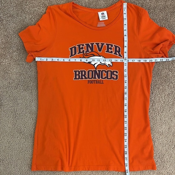 Women’s Denver Bronco T-Shirt Size XXL - Picture 4 of 6